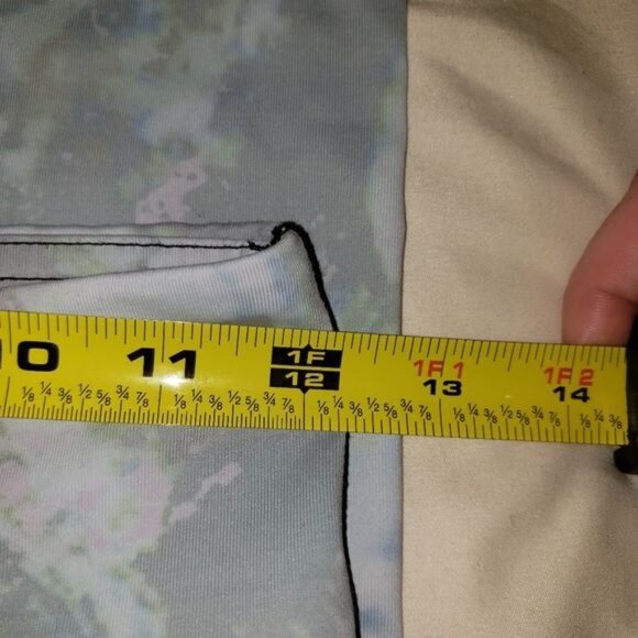 3/$15 Vimmia Capri Leggings Size XS - Picture 4 of 8